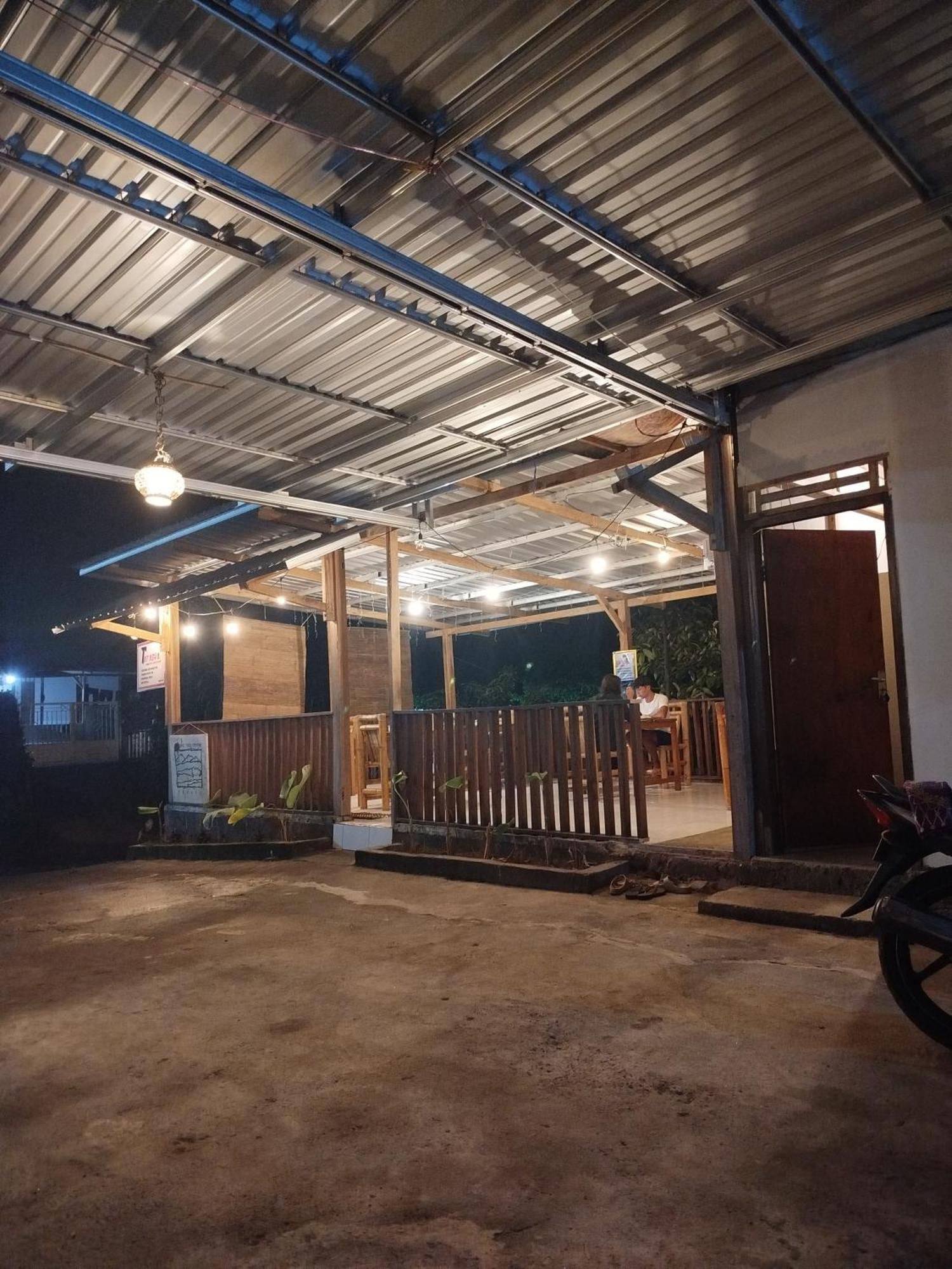 Tatasya Homestay سينارو المظهر الخارجي الصورة